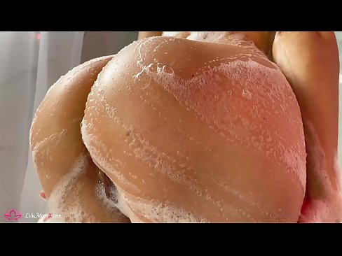 ❤️ Brunette masturboi pillua vibraattorilla intensiiviseen orgasmiin suihkussa ❤️ Laadukas seksi at us